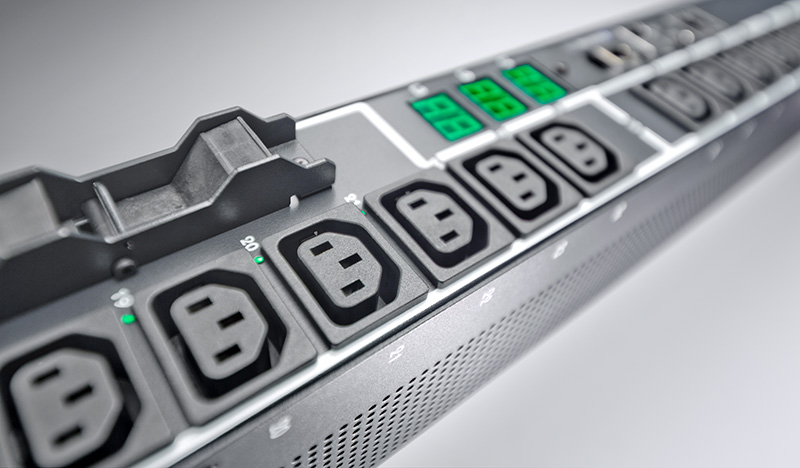 PRO2 Switched POPS Rack PDU